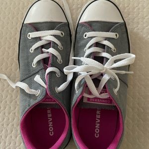 EUC Kids size 4 (big kid) Converse All Stars